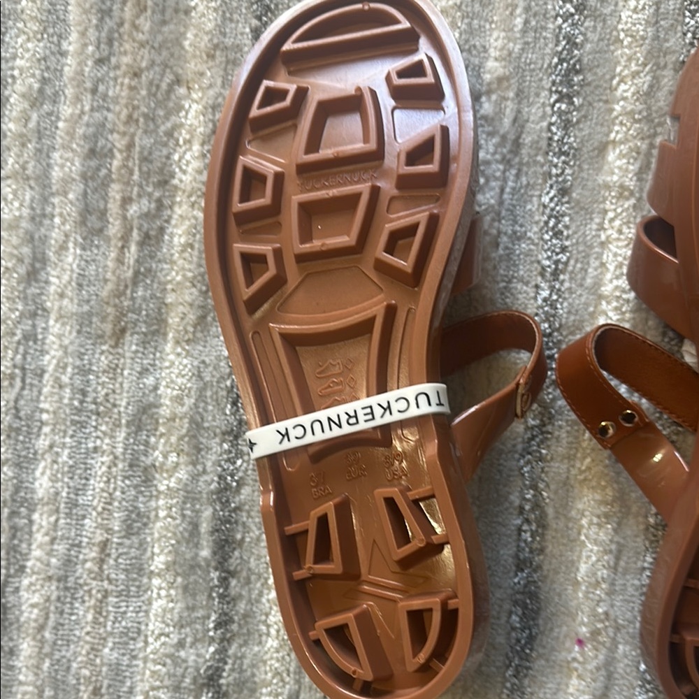 Tuckernuck Jelly Sandals - Picture 6 of 6